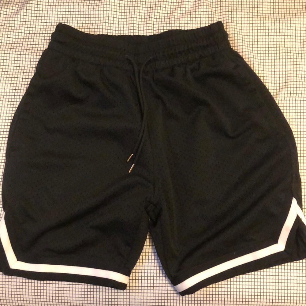 Footlocker men’s basketball shorts